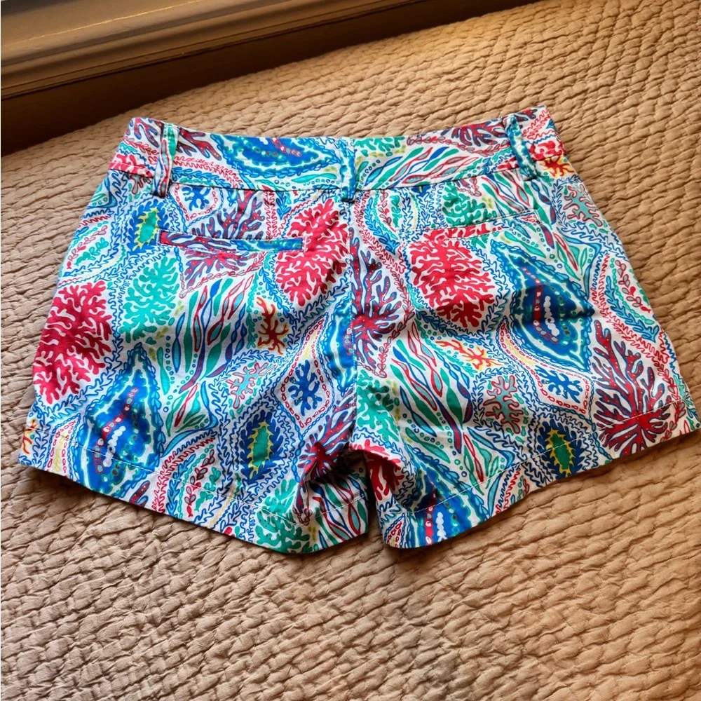Lilly Pulitzer Callahan 5” Patterned Shorts Size 4 - Picture 5 of 7